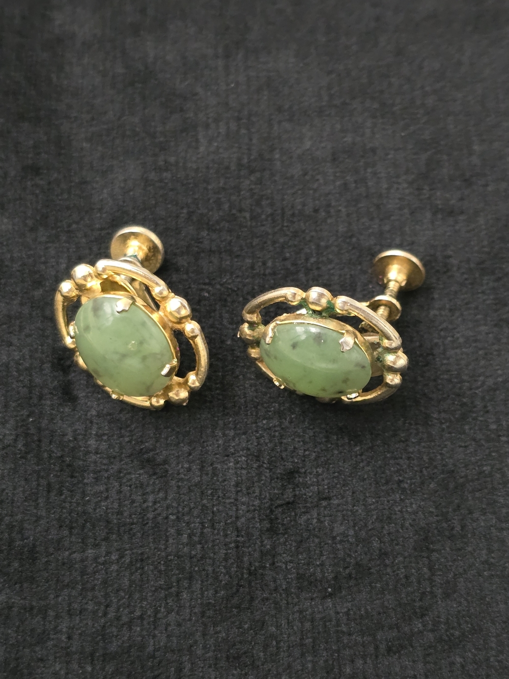 Vintage Jade Earrings Screwback Gold Tone Green